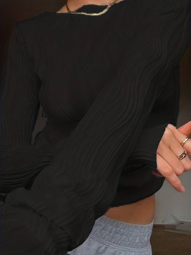 Fitted Women's Long Sleeve Top With 3D Textured Pattern Exclusive Fit