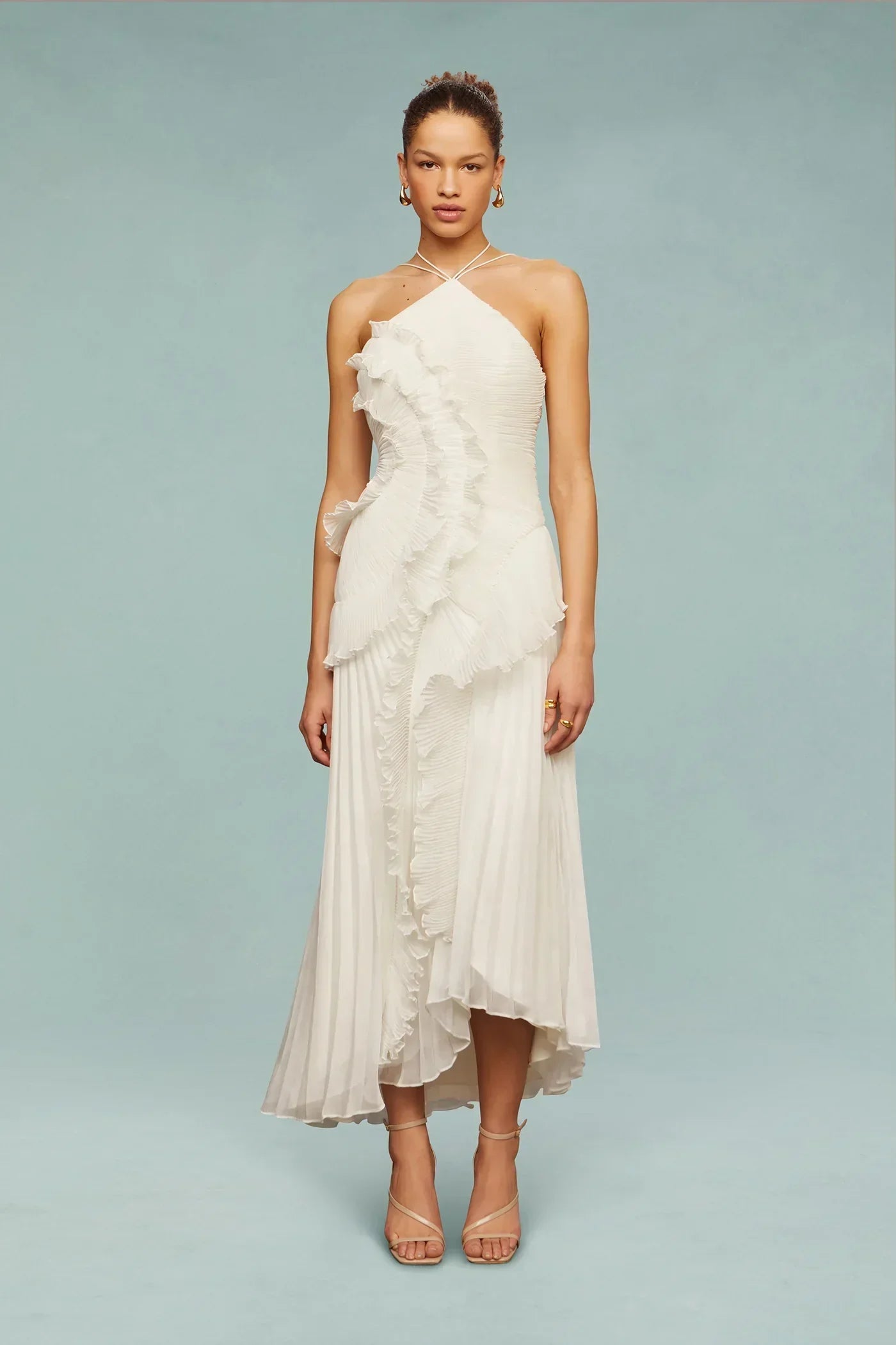 Elegant Halter Neck Maxi Dress With Ruffle Detail And Pleated Skirt Exclusive
