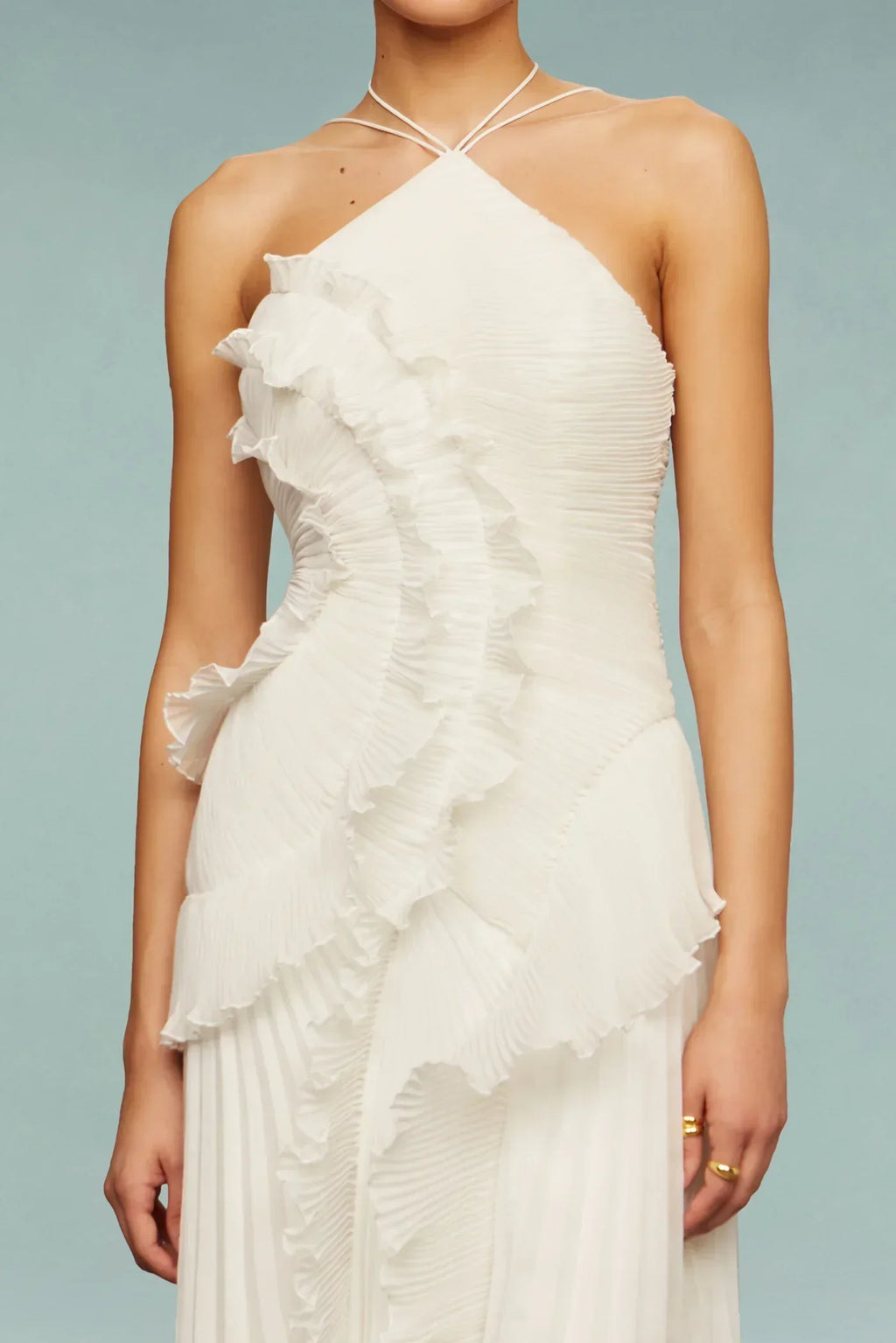 Elegant Halter Neck Maxi Dress With Ruffle Detail And Pleated Skirt Exclusive